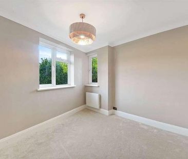 Avon Road, Upminster, Essex, RM14 - Photo 4