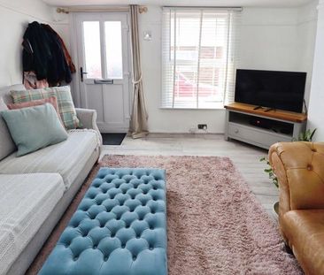 2 bedroom terraced house to rent - Photo 1