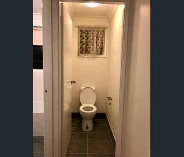 Beautiful 3 Bedroom House - Photo 5