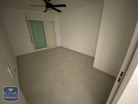 Location Appartement 3 pièces 90m² STE CLOTILDE 97490 - Photo 3