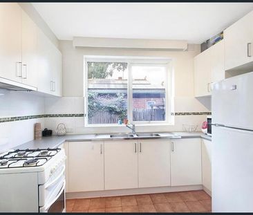 GROUND FLOOR WITH MODERN TOUCH AND WATER INCLUDED - Photo 1