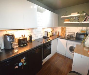 2 Bedroom Apartment To Let - Photo 6