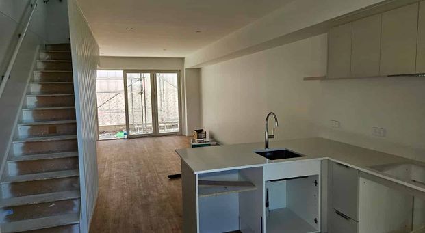 Brand New 2BR Townhouse in Paparoa St! - Photo 1