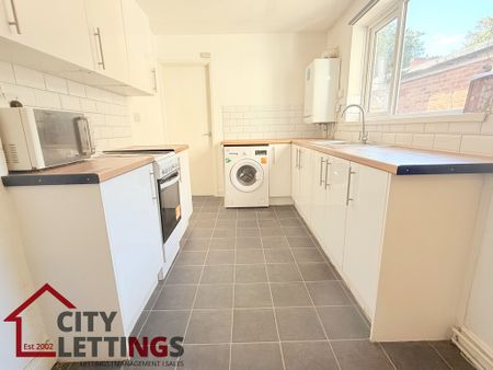 2 Bedroom Flat - Photo 4