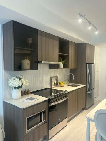 One plus den condo for rent Oakville - Photo 5