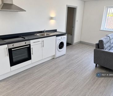 1 bedroom flat to rent - Photo 4
