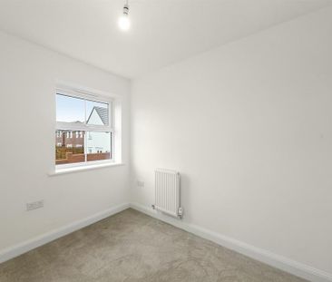 3 bedroom detached house to rent - Photo 2