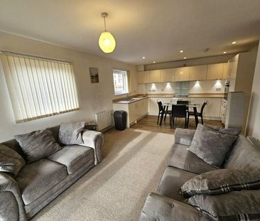 2 Bed Flat, Madison Walk, B15 - Photo 2