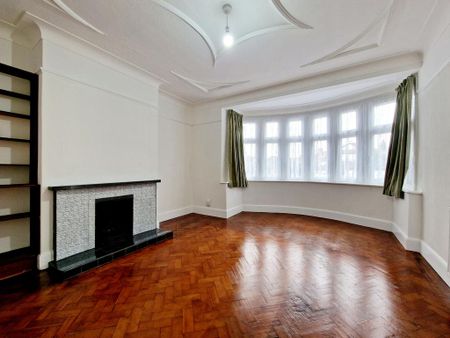 4 bedroom semi-detached house to rent - Photo 2