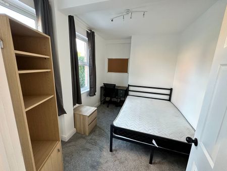 Tang Hall Lane, Tang Hall - P1110 - Photo 4