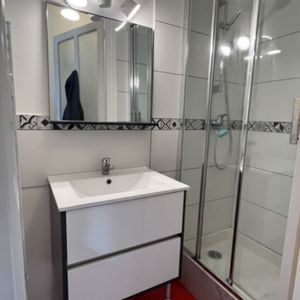 Appartement à louer - REIMS- HYPER CENTRE- RUE DE VESLE - Photo 2