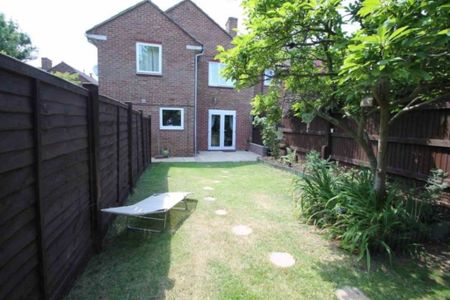 2 bed Maisonette for rent - Photo 4