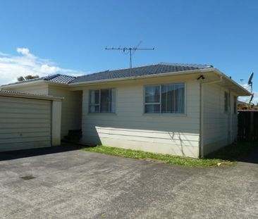 3 Bedrooms in Manurewa - Photo 4