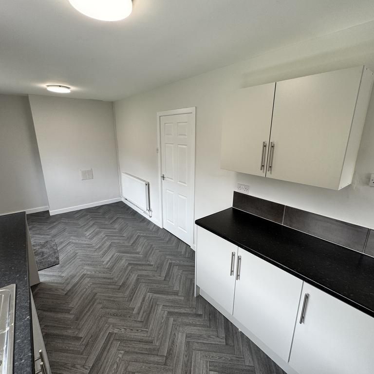 4 bedroom house to rent - Photo 1