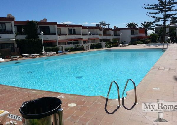 082-479 Renovated two bedroom duplex style bungalow in second line of Playa del Inglés beach.