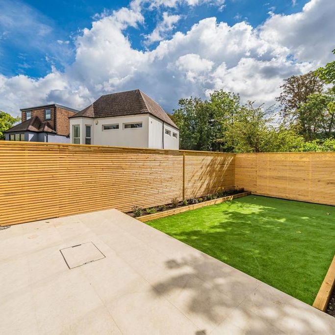 5 bedroom semi-detached house to rent - Photo 1