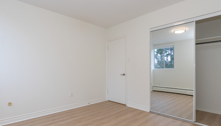 Christie Point Apartments - Photo 3