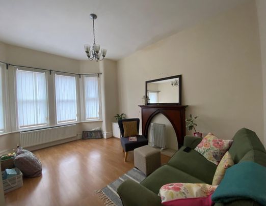 2 bedroom Flat to let - Photo 1