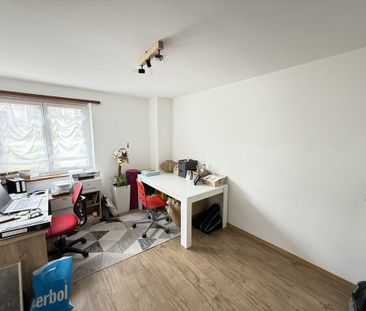 Spacious and view of the countryside - Photo 4