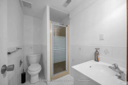 26 Bendale Boulevard #(Lower) - Photo 3