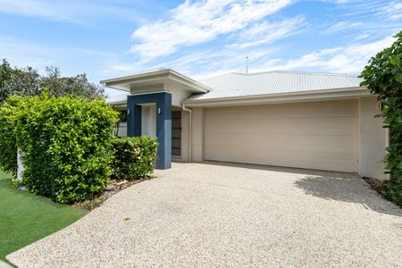 4 Pauls Road, Upper Caboolture QLD 4510 - House For Rent - $720 | Domain - Photo 2
