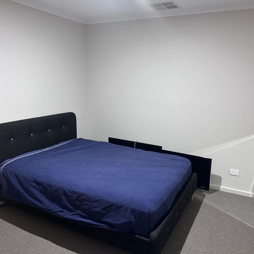 2 Bedroom 1 year old home! - Photo 1