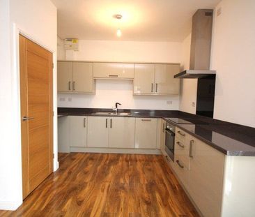 1 Bedroom Flat / Apartment to let - Photo 2