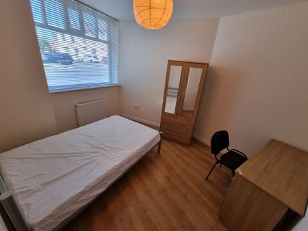 1 Bed Student Accommodation - Photo 3