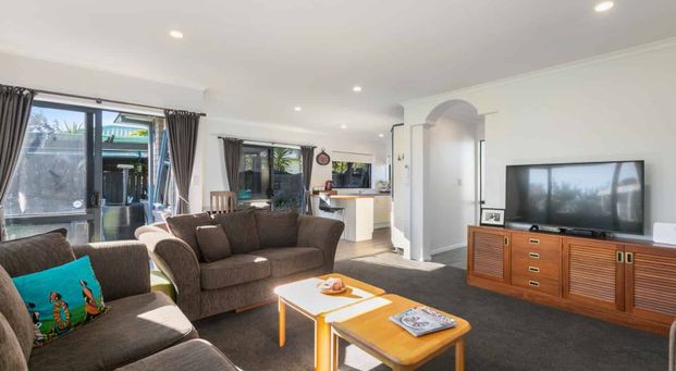 Spacious And Central - Photo 1