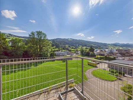 Charmantes und sonniges Zuhause im Grünen mit dieser 3.5-Zimmer Wohnung in Ebnat-Kappel - Photo 2