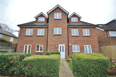 Warren Road, Ashford, Surrey, TW15 1SD - Photo 2