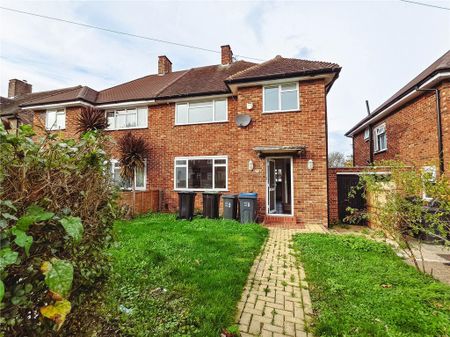 3 bedroom semi-detached house to rent - Photo 5