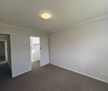 Modern three bedroom home in Springvale - Photo 1