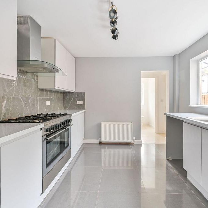 3 bedroom terraced house to rent - Photo 1