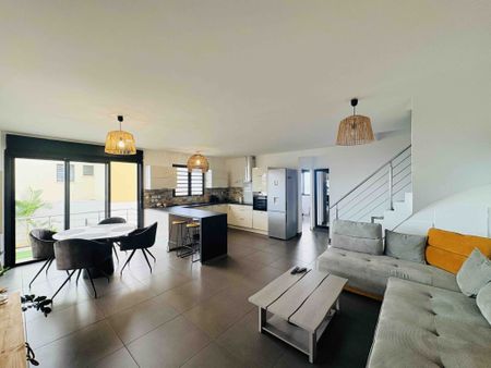 Location Maison 4 pièces 98m² LA POSSESSION 97419 - Photo 2