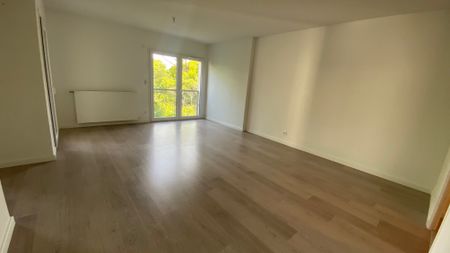 Location Appartement 3 pièces 64m² BRUGES 33520 - Photo 2