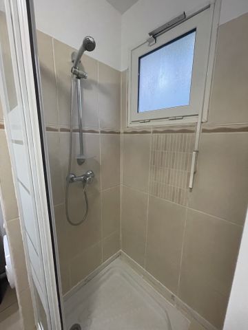 Location Appartement 1 pièce 26m² LA POSSESSION 97419 - Photo 5