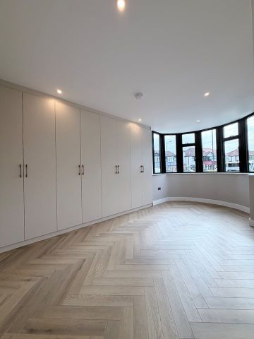 3 Bed Flat, Park Avenue North, NW10 - Photo 4