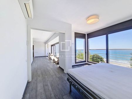 Excellent 5 Bedroom house / villa with 1,200m² garden for rent in Vilanova i la Geltrú - Photo 3