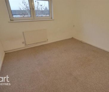 4 bedroom semi-detached house to rent - Photo 3