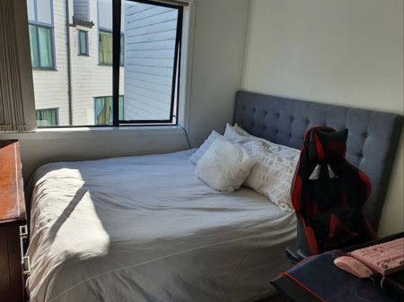 Modern Townhouse in Flat Bush - Photo 3