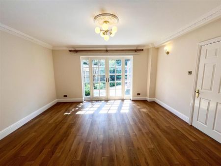 6 bedroom detached house to rent - Photo 5