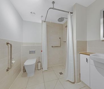 1 bedroom retirement property to rent - Photo 2