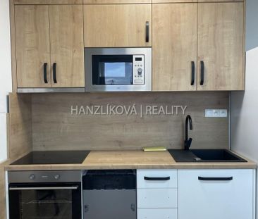 Pronájem bytu 1+kk 32 m2 - Fotografie 6