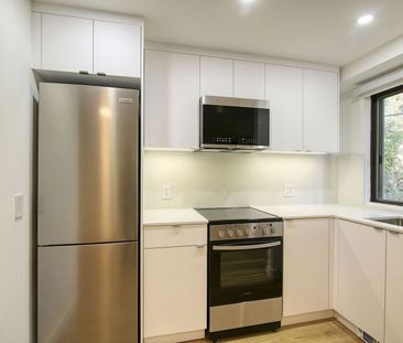 3250 Van Horne Street - Photo 2