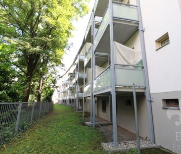 Ruhige 2 Raum-Single-Wohnung im Erdgeschoss mit Einbauküche, Balkon... - Photo 3
