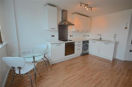 1 bedroom flat to rent - Photo 2