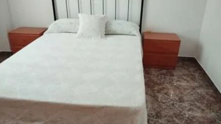 Alquiler de piso en Los Guindos - Parque Mediterráneo - Santa Paula - Photo 3