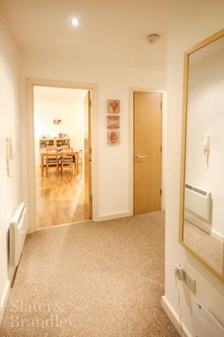 2 bedroom apartment to rent - Photo 4