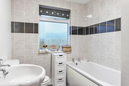 2 bedroom terraced house to rent - Photo 5